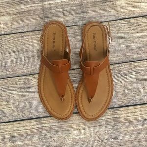 Thong leather sandals